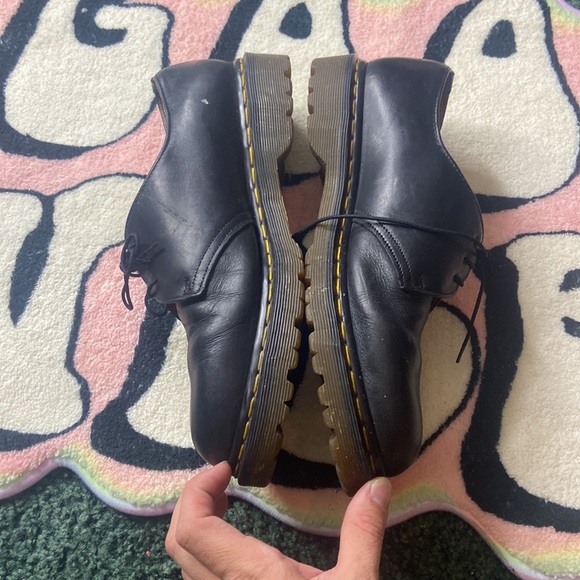 Vintage dr.Marten bowler shoes made in England. In great used shape. - Picture 6 of 13